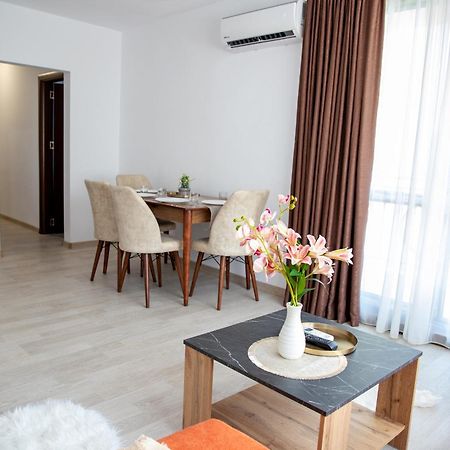 Two-Bedroom Premium Apartment Saints Constantine and Helena Exterior foto