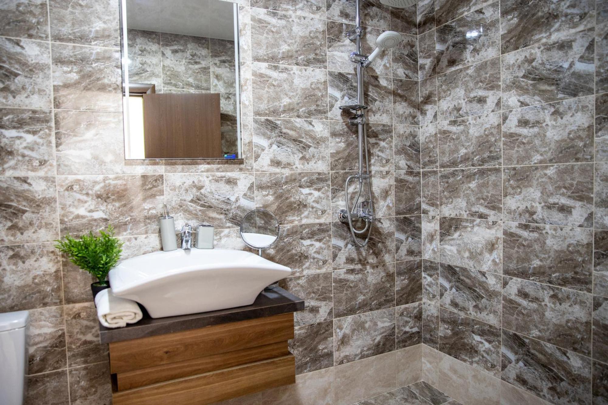 Two-Bedroom Premium Apartment Saints Constantine and Helena Exterior foto